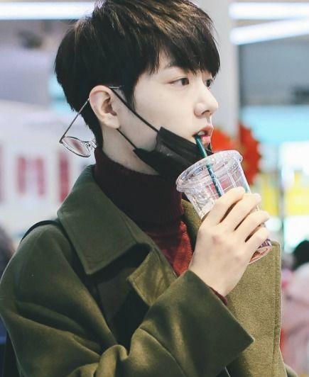 肖战吃瓜的娱乐者是谁啊